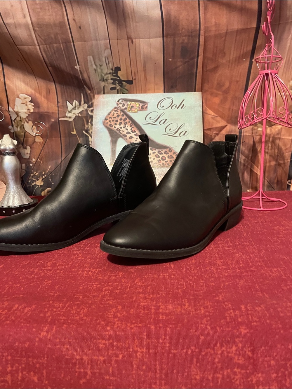 Classic Women's Black Chelsea Ankle Booties